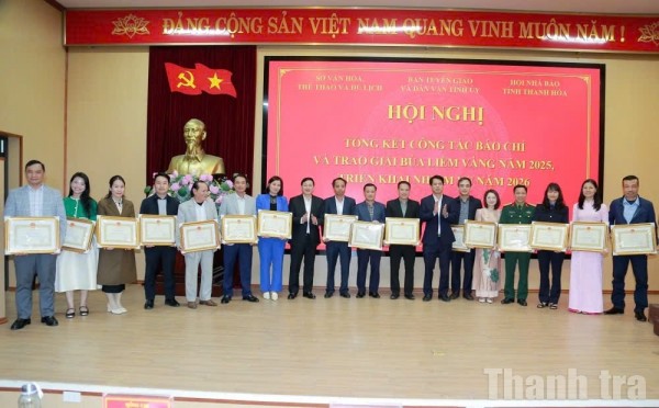 Phóng viên Báo Thanh tra được Chủ tịch UBND tỉnh Thanh Hóa tặng Bằng khen